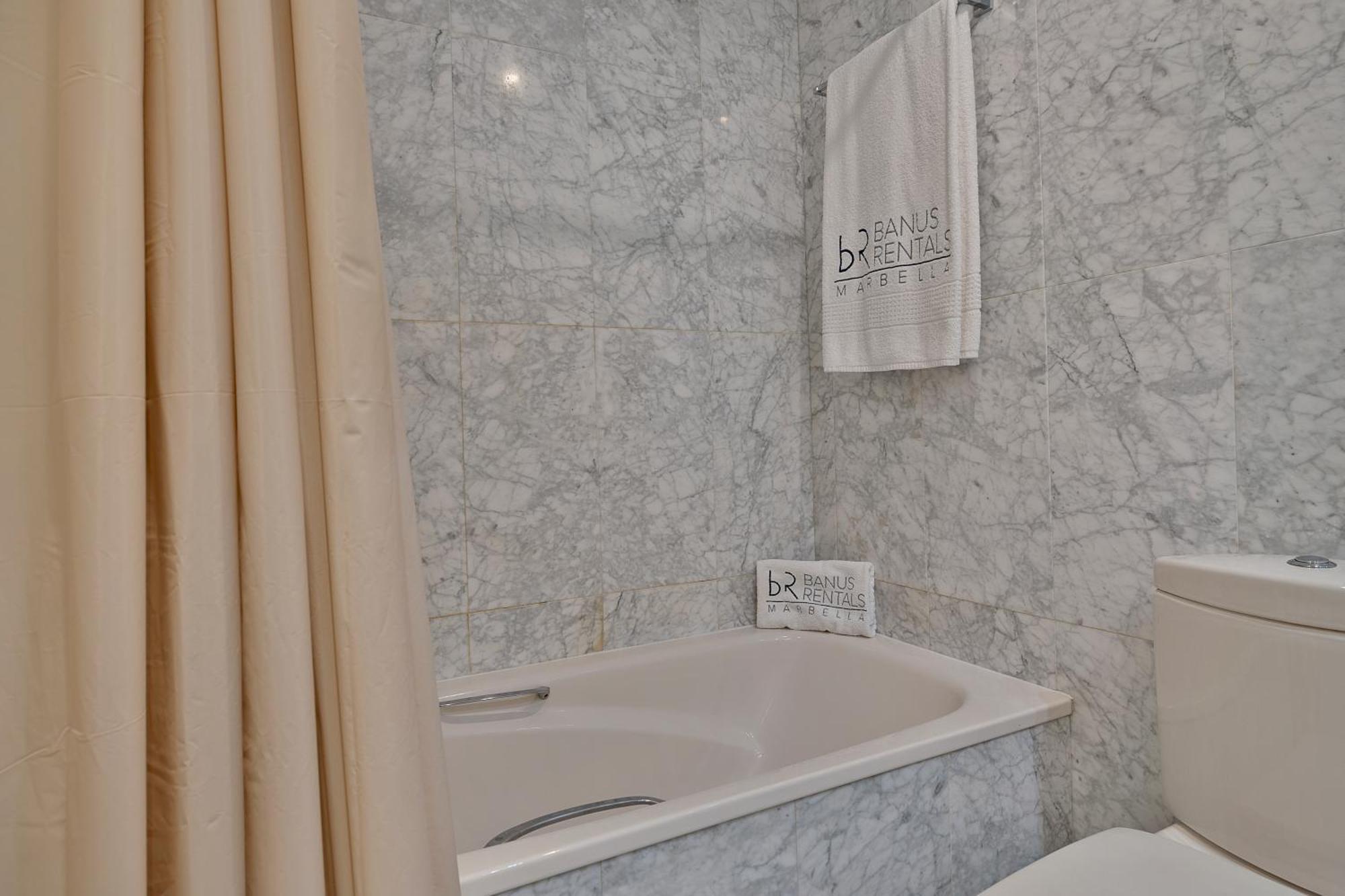 2 Bedroom Apartment In Medina Garden - Puerto Banus Marbella Eksteriør billede