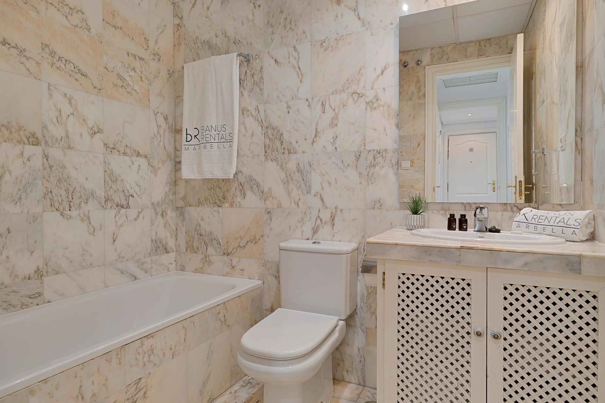 2 Bedroom Apartment In Medina Garden - Puerto Banus Marbella Eksteriør billede